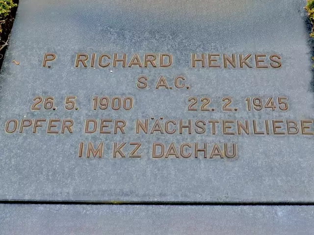 Das Grab, in dem die Urne von P. Henkes zunächst beigesetzt wurde in Limburg an der Lahn.  | Foto: Steffen Brühl