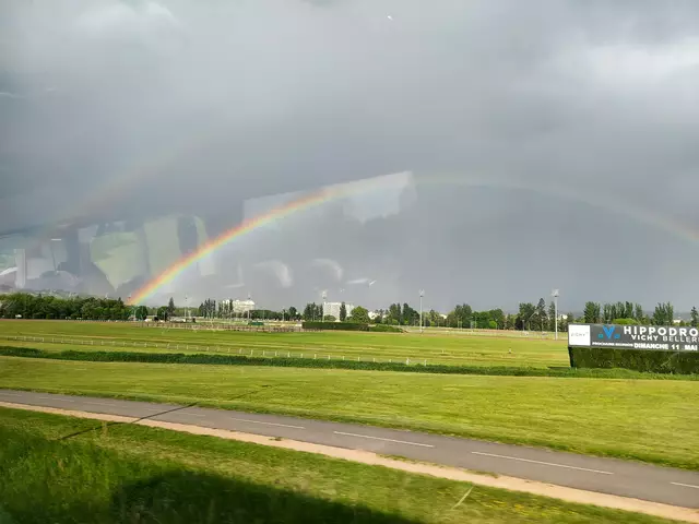 Ein Zeichen der Freundschaft am Himmel über Cusset