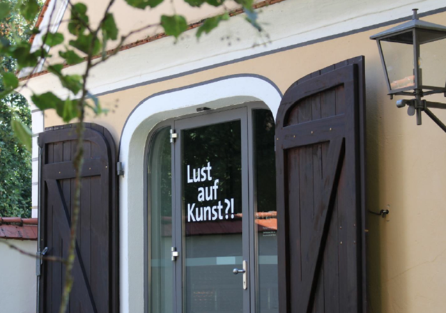 Der Landkreis Augsburg lädt Kunstschaffende ein, sich für das Ausstellungsformat „Der Land-kreis Augsburg zu Gast im Kunstforum Oberschönenfeld“ zu bewerben. | Foto: Kunstforum Oberschönenfeld, Barbara Magg)