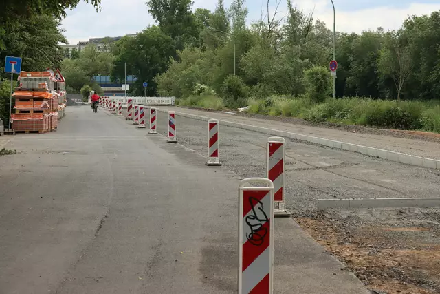 Straßenbaustelle an der Nidda - hier war früher die Behelfsbrücke zur Verbindung mit dem Südbahnhof.