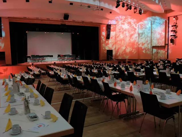 Die Stadthalle Gersthofen wurde für den Bunten Nachmittag festlich geschmückt. | Foto: Stadt Gersthofen (Stefan Krug)
