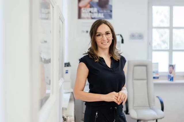 Optikermeisterin Sabrina Oberlander wirbt als Botschafterin für ihr Handwerk | Foto: Anna Mardo