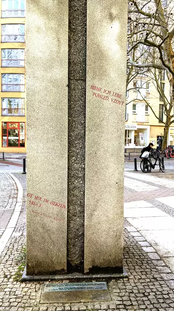 Skulptur mit Zitaten von Rainer Maria Rilke
