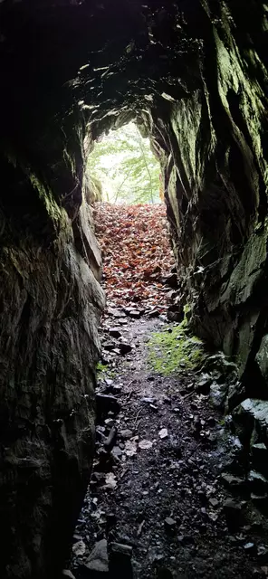 Blick zum Ausgang des oberen rechten Stollen von Reddighausen
