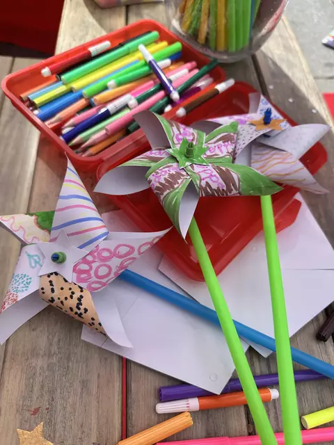 Windräder basteln am SPD Stand.