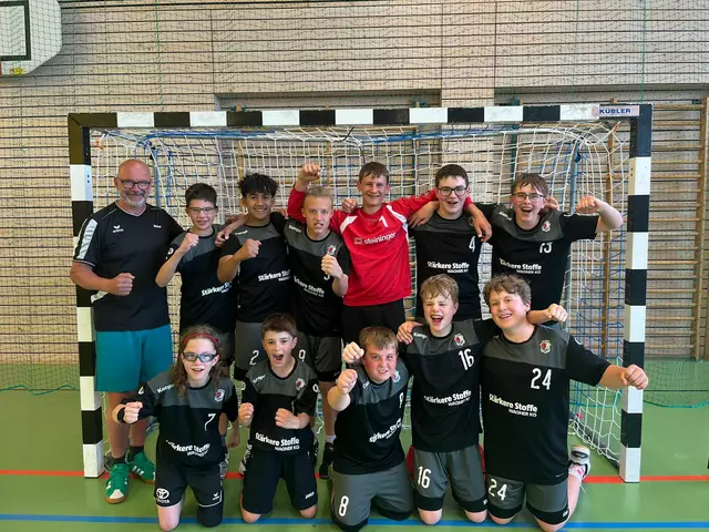 Auf dem Bild von links: Trainer Helmut Biedermann, Sebastian Ruß, Emilio Arifanto, Bent Petersen, Emil Baumgart, Philipp Egger, Sebastian Sontheimer, Pius Killensberger, Jakob Knab, Jonas Bestle, Ludwig Fendt, Maximilian Diepold 
