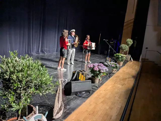 Bettina&amp; Patrica mit Captain Freddy | Foto: Matthias Bucher