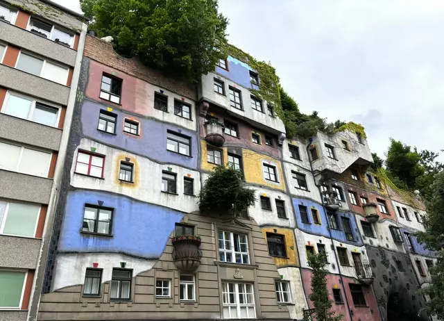 Das Hundertwasser Gebäude im 3. Wiener Gemeindebezirk wird als schönstes Wohnhaus der Stadt bezeichnet. | Foto: Peter Heider
