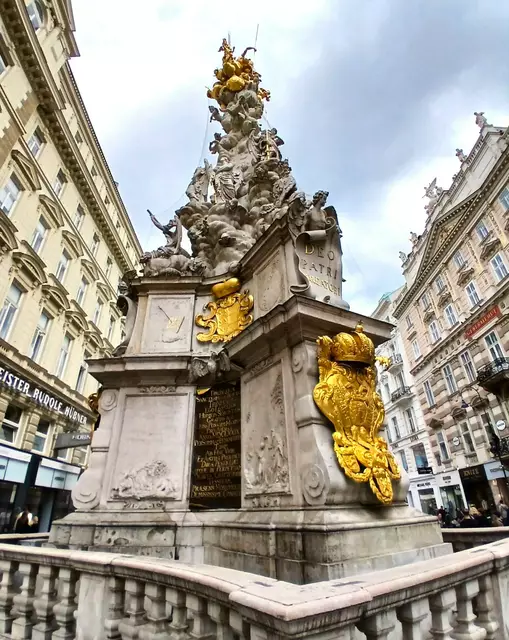 Die Pestsäule im Zentrum Wiens wurde nach der Pestepidemie im Jahr 1679 errichtet. | Foto: Peter Heider