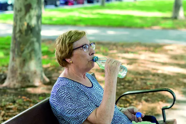 Heiße Tage sind für viele ältere Menschen über 75 eine gesundheitliche Belastung. | Foto: Quelle: MiguelAngel / stock.adobe.com