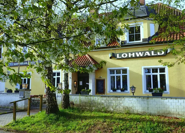 Das Gasthaus am Lohwald bietet modern interpretierte schwäbische Küche