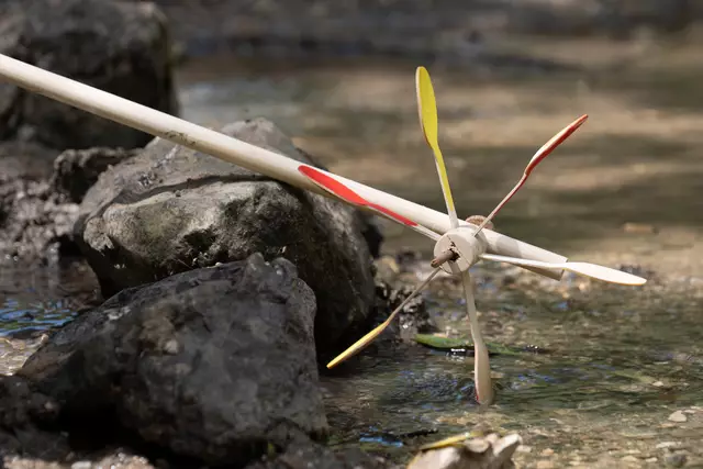 Selbstgebastelte Wasserräder | Foto: Matthias Meyer