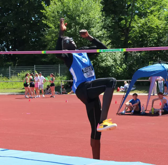 Mit 1,92 Meter avancierte Donatus zum besten Hochspringer der LG  Zusam