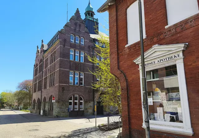 Rathaus und alte Apotheke | Foto: Shima Mahi
