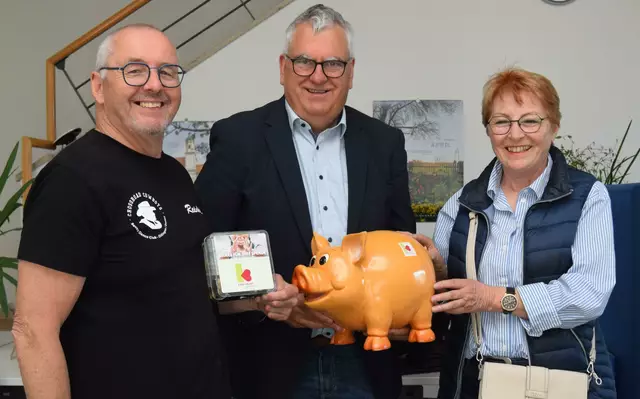 Spendenübergabe an die Kartei der Not | Foto: Julia Motschmann