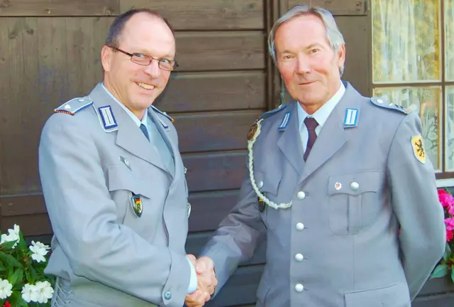Unser Bild zeigt die beiden Vorsitzenden der SK 1872 Meitingen Patrick Reiser (links) und Karlheinz Reichmuth. | Foto: Peter Heider