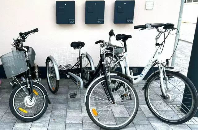 Dank zweier Sachspenden können beim Meitinger Verein FamilienAuszeit ab sofort zwei Trikes für Menschen mit Behinderung zum Gebrauch ausgeliehen werden. | Foto: Peter Heider