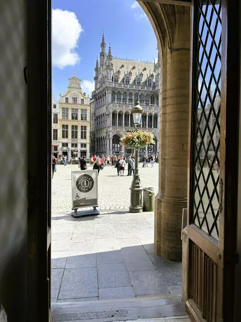 Ein Klick und man sieht das ganze Bild:).