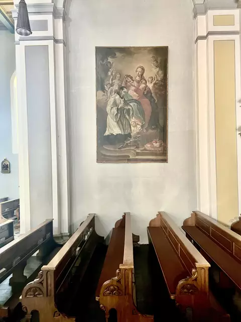 Das Gemälde, das den heiligen Aloysius zeigt, hängt 
unter der Orgelempore in der Stadtpfarrkirche St. Jakob in Friedberg.
