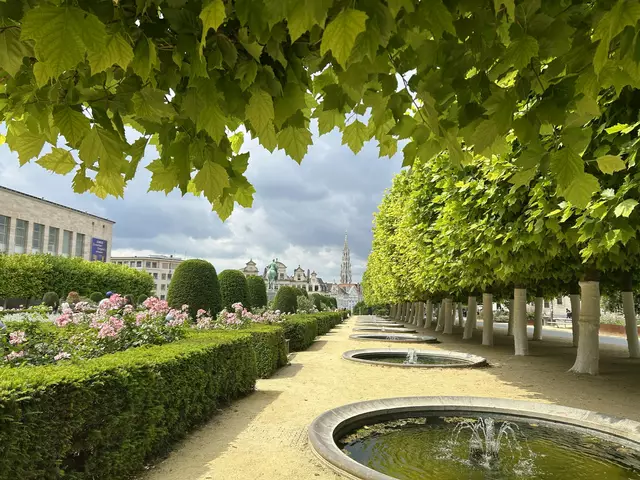 Entspannte, erfrischende Atmosphäre durch Springbrunnen.
