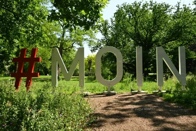 Bremen entdecken (Foto: Katja Woidtke)

Beliebtes Fotomotiv am Herdentor - "MOIN"-Schriftzug | Foto: Katja Woidtke