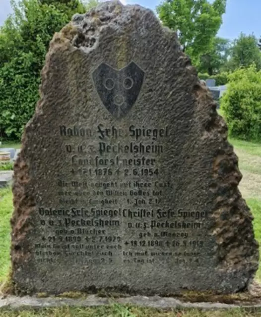 Gedenkstein Raban Freiherr Spiegel von und zu Peckelsheim