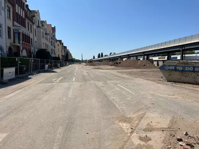 Hier geht das ganze Jahr 2025 nichts mehr. Die Vollsperrung bleibt bestehen.