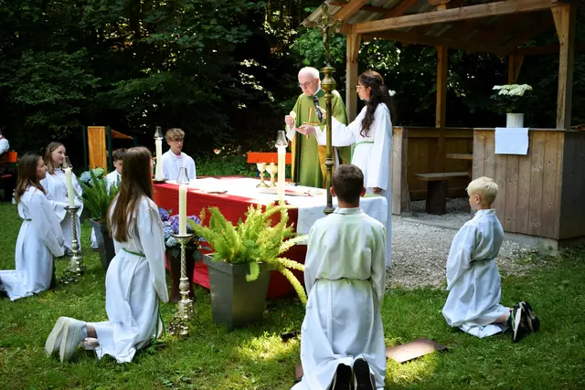 Zelebrant Pfarrer Franz Götz | Foto: Walter Trettwer