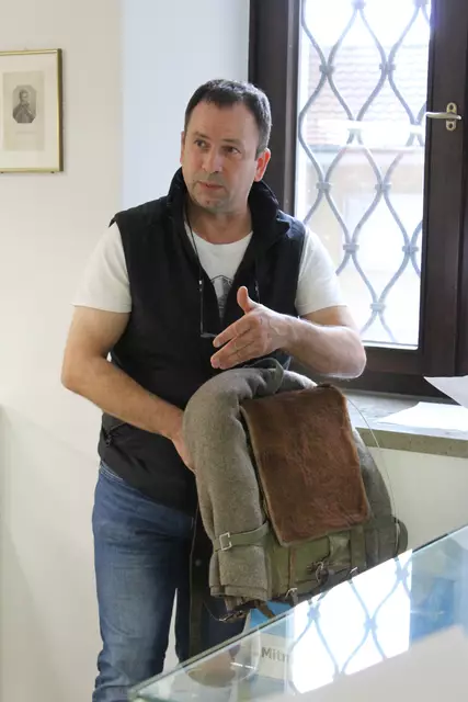 Rainer Tochtermann: befüllter Tornister: Gewicht des Feldgepäcks eines Infanteristen um
  1805 soll geschätzt werden (Mitmachstation 6, Raum EG 008, vor der Kasse)
 | Foto: Cornelius Brandelik
