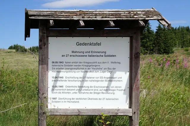 Gedenktafel an der Alten Heerstraße
