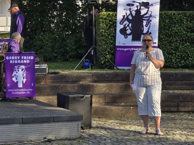 Sigrid Steiner, Dritte Bürgermeisterin, eröffnete die White Night im Gersthofer Stadtpark. | Foto: Stadt Gersthofen (Kai Schwarz)