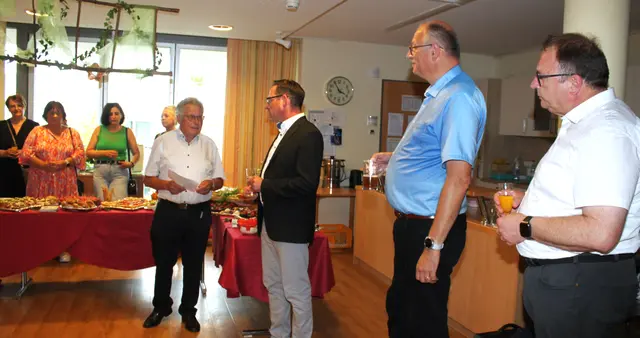 Nur lobende Worte gab es aus aller Munde für Jürgen M. Werner für sein langjähriges Engagement in Meitingen.  | Foto: Peter Heider