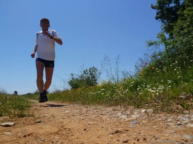 Ausdauerlauf in der türkischen Feldmark. Hier trifft man keine Touristen, höchstens mal einen einheimischen Landwirt. 
