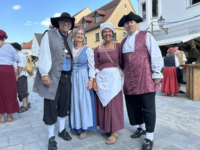 Große Freude an der Friedberger Zeit haben auch Christoph und Elke Braitmayer, Sabine und Reinhard Greim (von links)