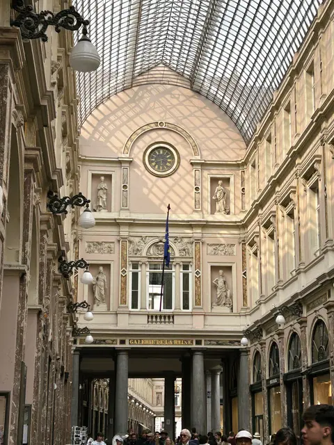 An verschiedenen Tagen fotografiert = andere Lichtverhältnisse.