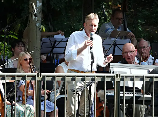 1. Bürgermeister eröffnete die Serenade am Teich 2025