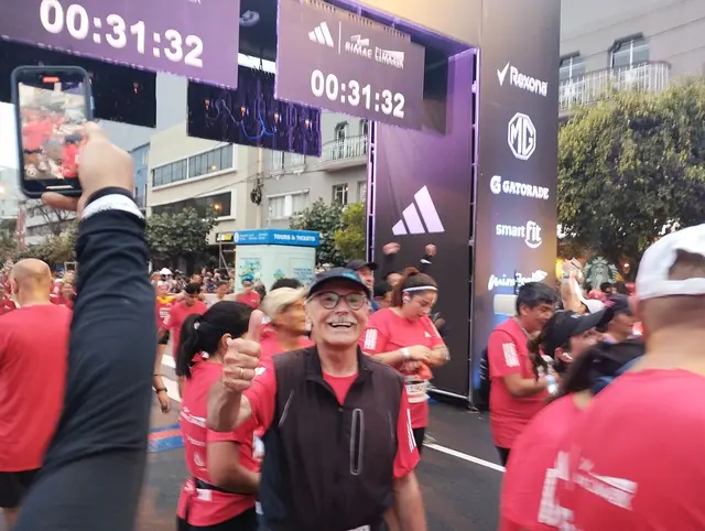 Der Hänigser Athlet kurz nach dem Zieleinlauf. Ein fantastisches Gefühl macht sich breit. Das geht tatsächlich auch nach einer Zehn-Kilometer-Strecke.
