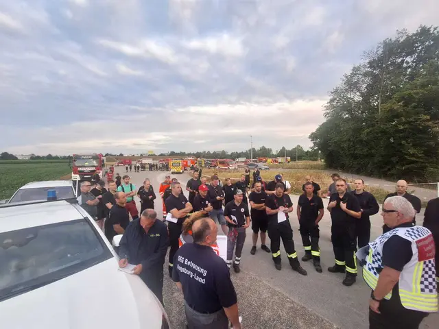 Der Landkreis Augsburg hat ein Hilfekontingent mit über hundert Einsatzkräften nach Thüringen gesendet, um bei der Bekämpfung der Waldbrände zu unterstützen. | Foto: Tom Mair