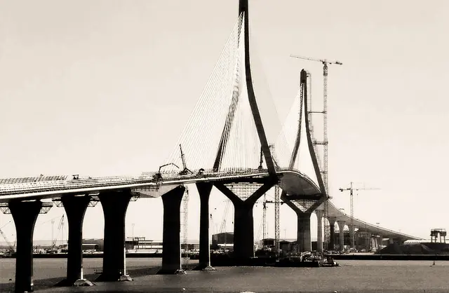 Amadeus - 1 Punkt -  Puente De La Constitucion