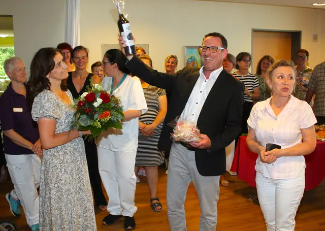 Nach der Beendigung der offiziellen Verabschiedungen fanden noch lange Zeit gute Unterhaltungen statt. | Foto: Peter Heider