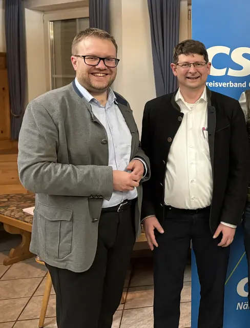 Kandidatenvorschlag des CSU Ortsvorstandes, Stefan Baisch mit dem CSU Ortsvorsitzenden Philipp Rauner | Foto: CSU Günzburg
