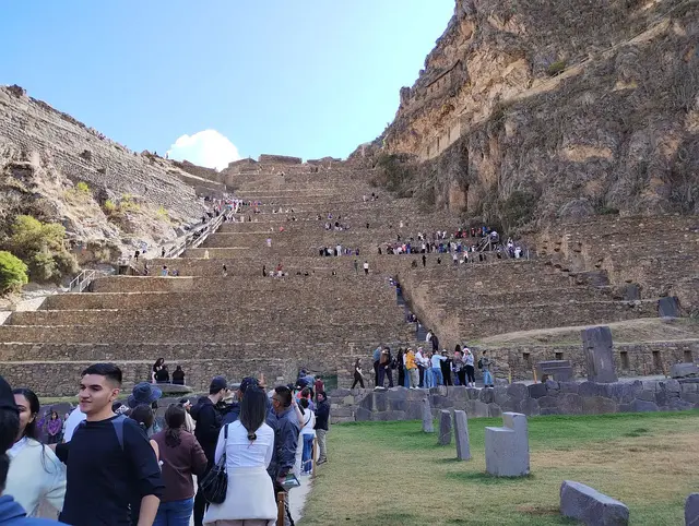 … per pedes gefühlte tausend Stufen bis zur Anlage Machu  Picchu (2.430 Meter über dem Meeresspiegel). 
