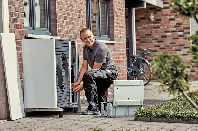 Zeit für einen Wechsel: Mit einer Wärmepumpe entscheiden sich Hausbesitzer für zukunftssichere Technik.

 | Foto: djd-k/Bundesverband Wärmepumpe/Vaillant
