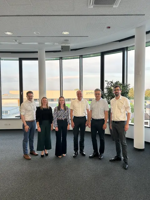 Im Bild (von links): MdL Manuel Knoll, Barbara Plura, Teresa Bäurle, Werner Biesenberger, Dr. Bernhard Ernst und Stefan Tölzer. | Foto: Fabian Braun