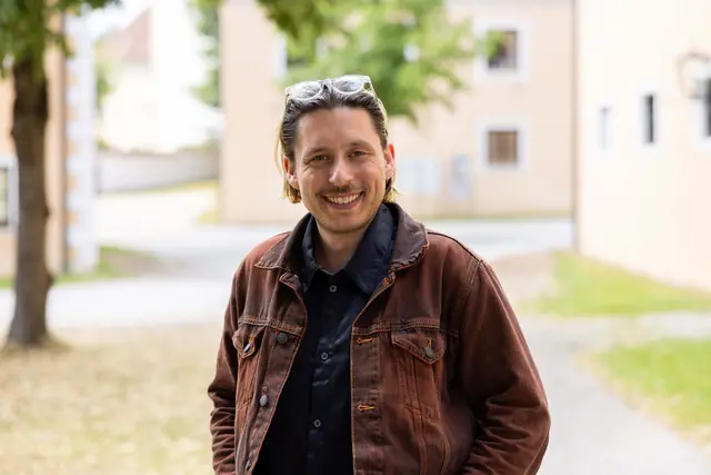 Hat den Kunstpreis des Bezirks Schwaben 2025 gewonnen: Der gebürtige Bobinger Jakob Zimmermann.  | Foto:  ©MK-Fotografie