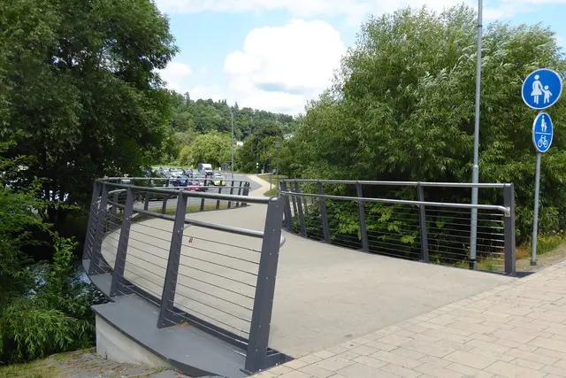 Brücke zur Wehrweide über den Walkegraben am Eder-Mühlgraben.