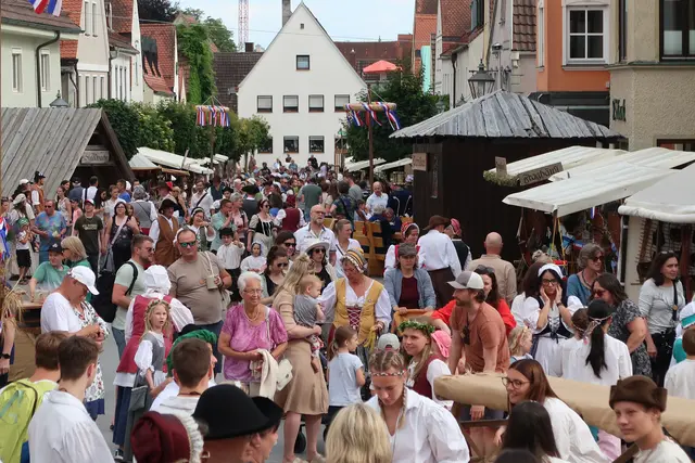 Viele Aktive, viele Besucher, viel Vergnügen auf allen Seiten bei der Friedberger Zeit