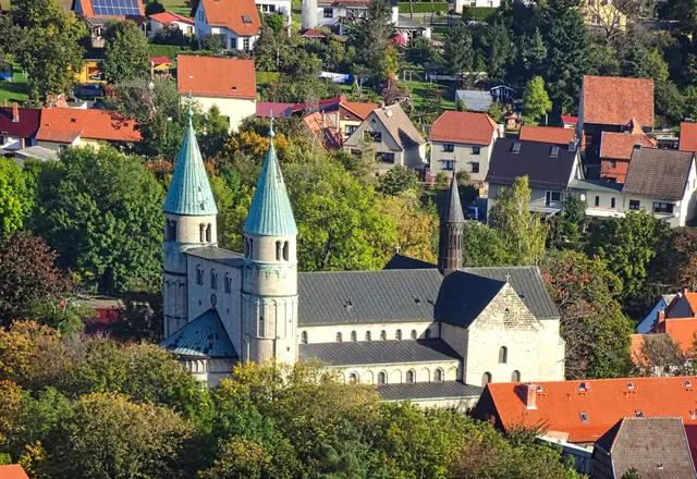 Blick vom Försterblick auf die Stiftskirche St. Cyriakus