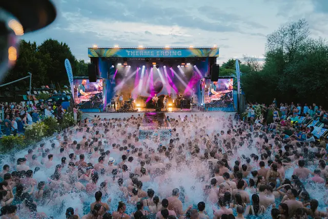 Fäaschtbänkler brachte die Showbühne zum Beben. | Foto: Therme Erding