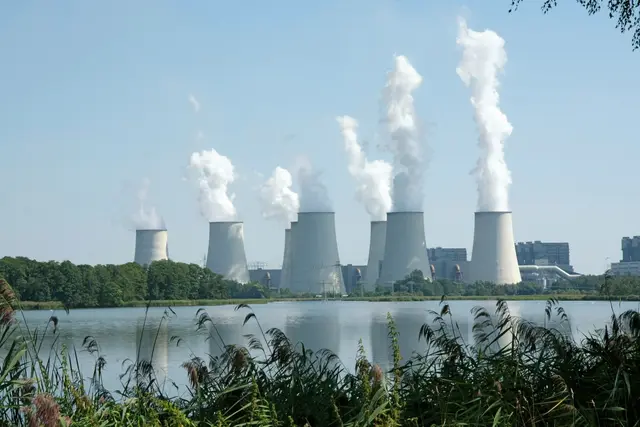 Der Emissionshandel setzt Anreize, mehr in die Reduktion des Treibhausgasausstoßes zu investieren. | Foto: Quelle: Erik Schumann / Fotolia.com
